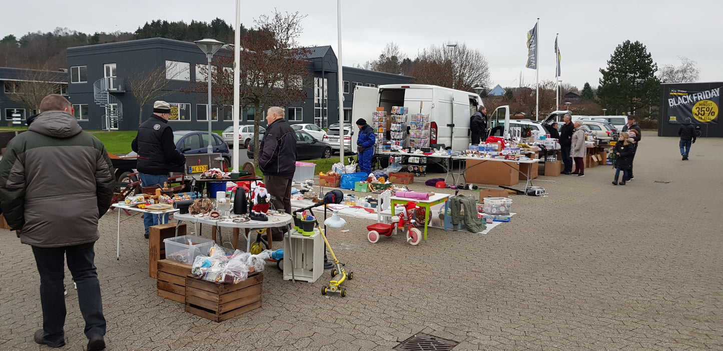 GRATIS UDENDØRS STAND TIL JULEMARKED OG LOPPEMARKED 26/11 -INKL. DEPOSITUM (Genbooking)