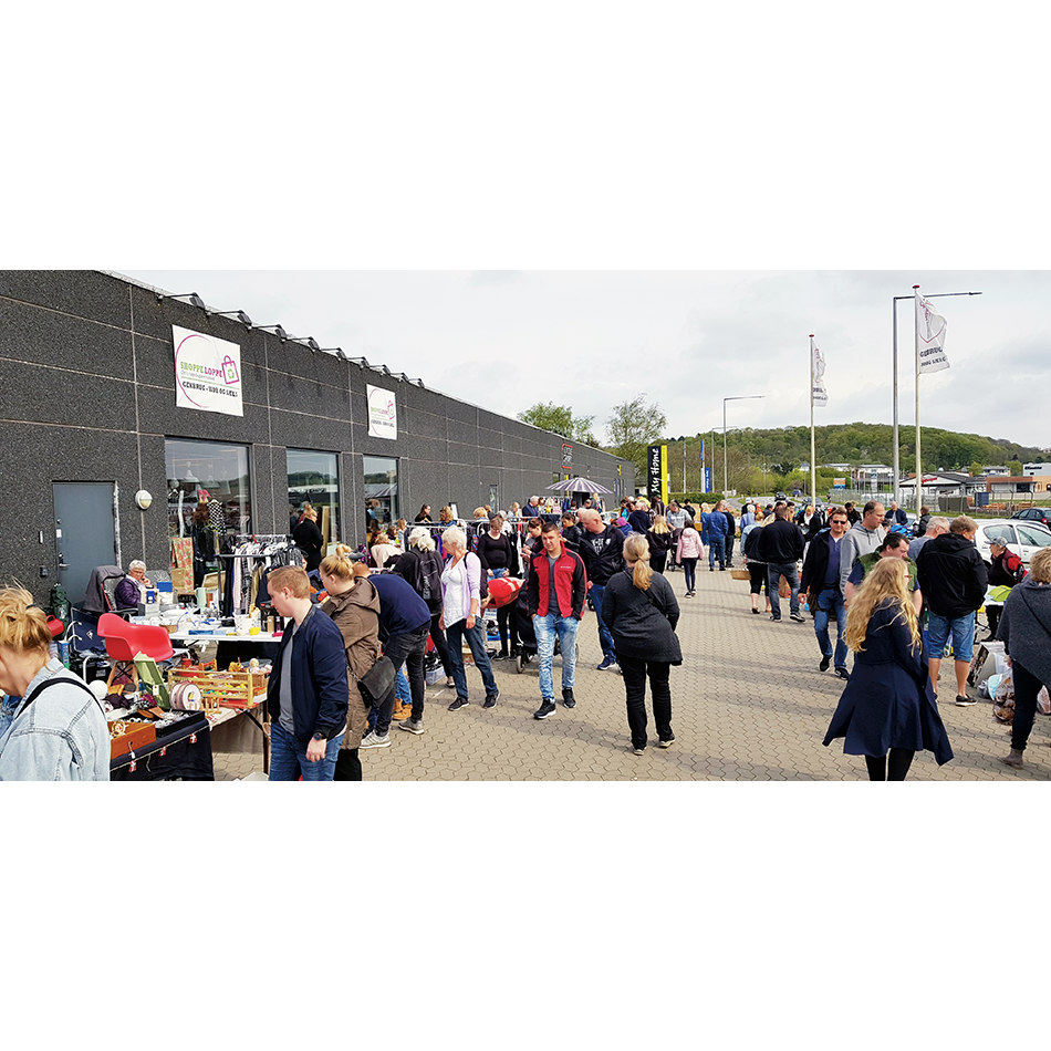 Stand til Udendørs SHOPPE LOPPE Marked 6. August INKL. DEPOSITUM (genbooking)