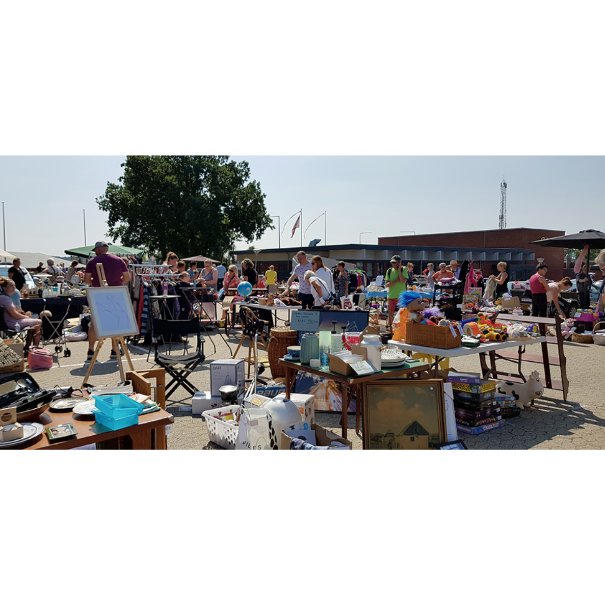 Stand til Udendørs SHOPPE LOPPE Marked 6. August INKL. DEPOSITUM (genbooking)